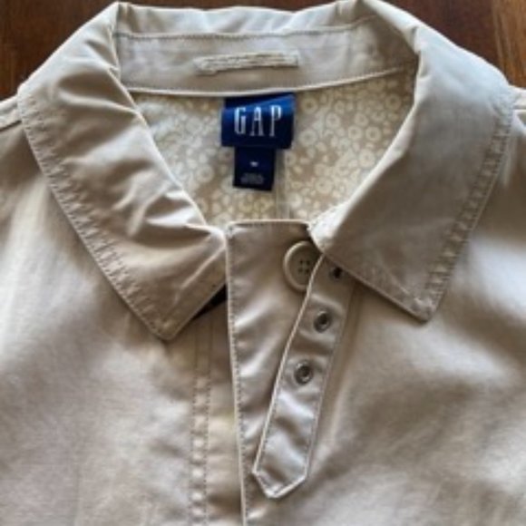 GAP Khaki Trench Coat in Size Medium - Picture 2 of 9